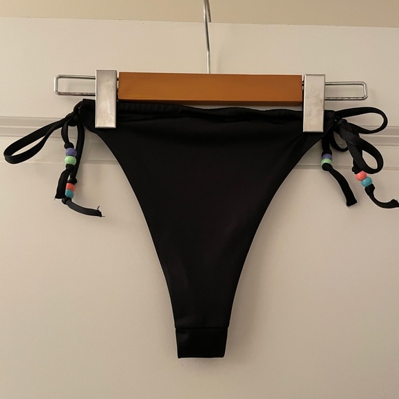H&M High Rise Cheeky Black Bikini Bottoms - Picture 4 of 4